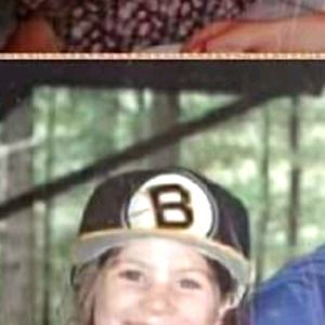 ISO 90's Boston Bruins hat with tilted Bruins logo